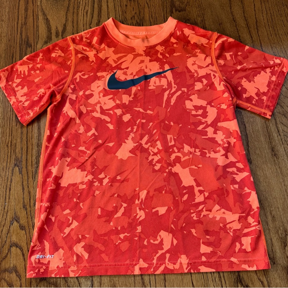 Nike Dri-FIT Orange Camouflage Boy’s Medium Tee